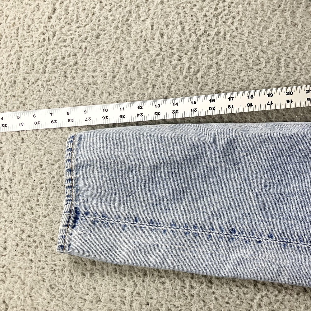 Vintage Levis 501 Jeans Mens 33x29 Light Blue Denim Button Fly Made USA 90s - Picture 4 of 6